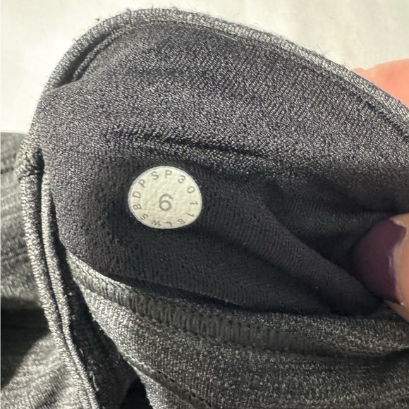 Lululemon Rain-On Train-On Tights 28” (Flawed, See Photos) Grey Size 6 - Picture 6 of 11